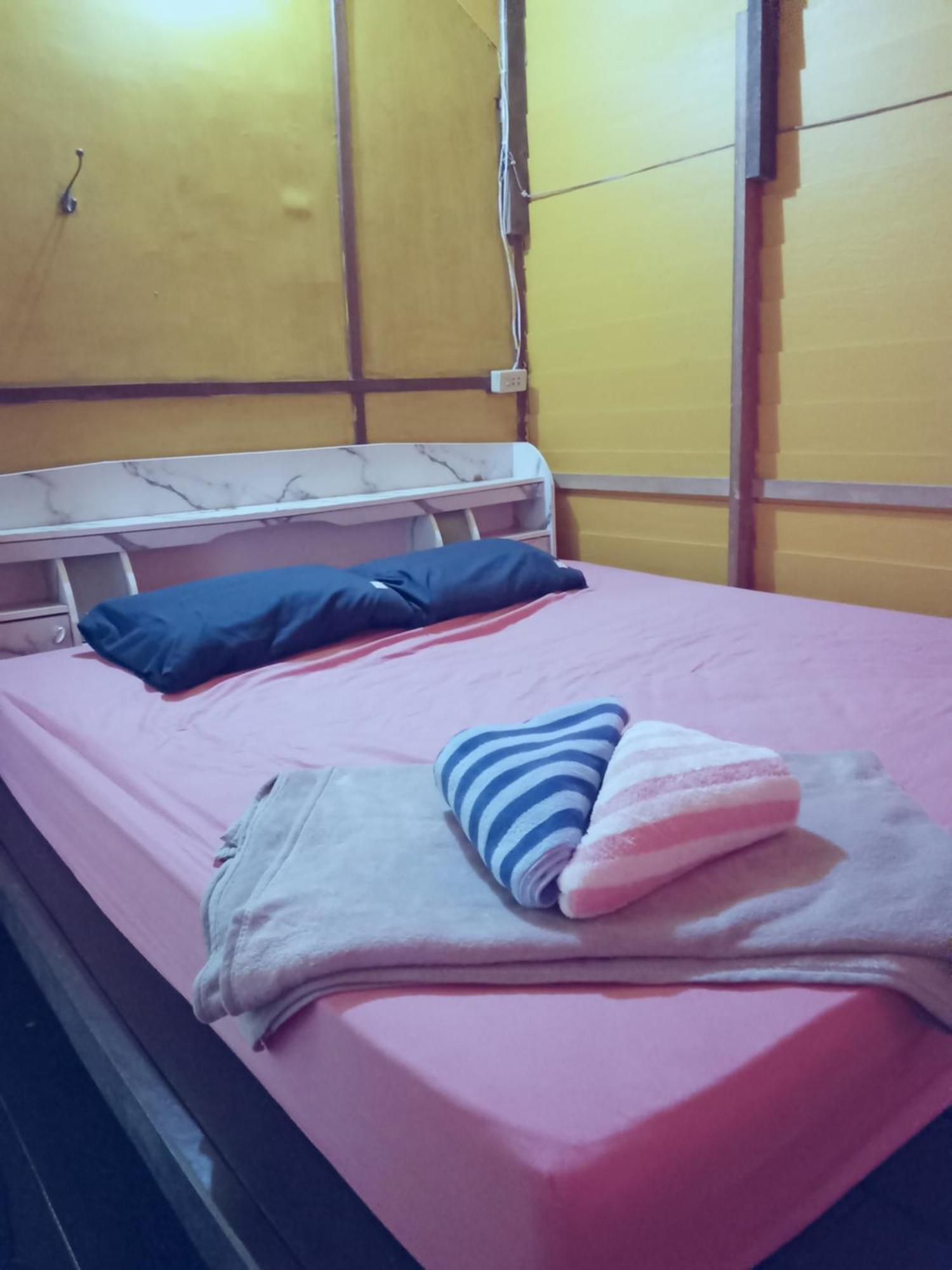 Crazy Monkey Hotel Trat Kültér fotó