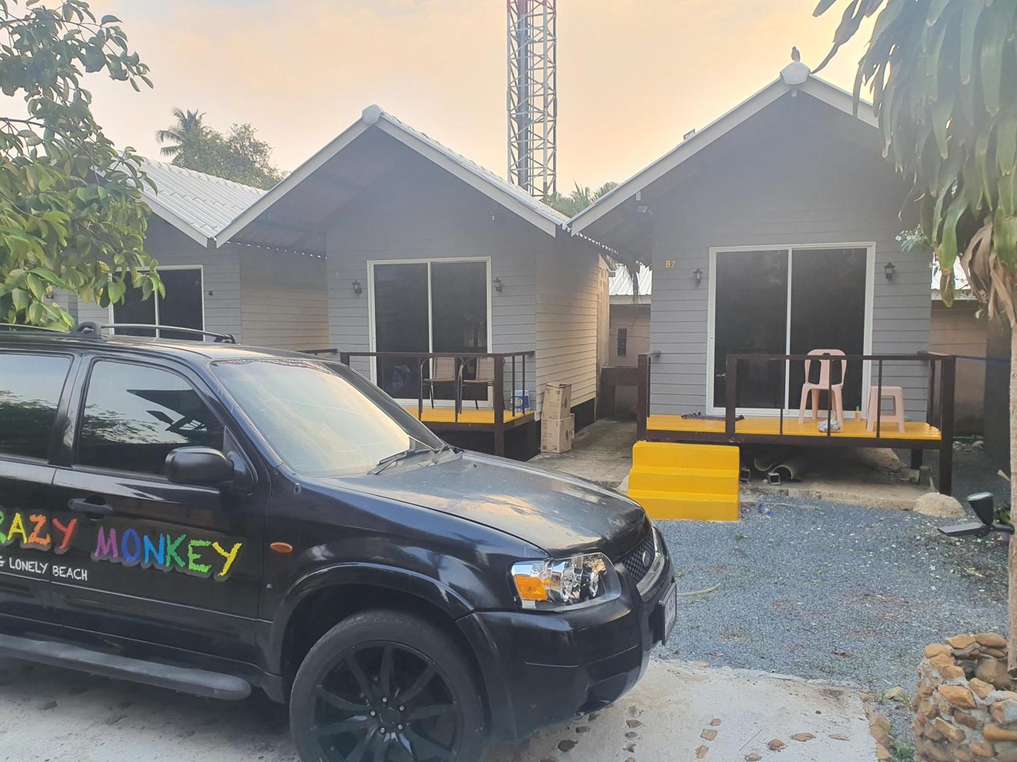 Crazy Monkey Hotel Trat Kültér fotó